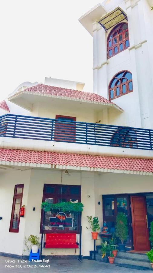 Mauji'S Villa Hotel & Guest House อัลลอฮาบาด ภายนอก รูปภาพ