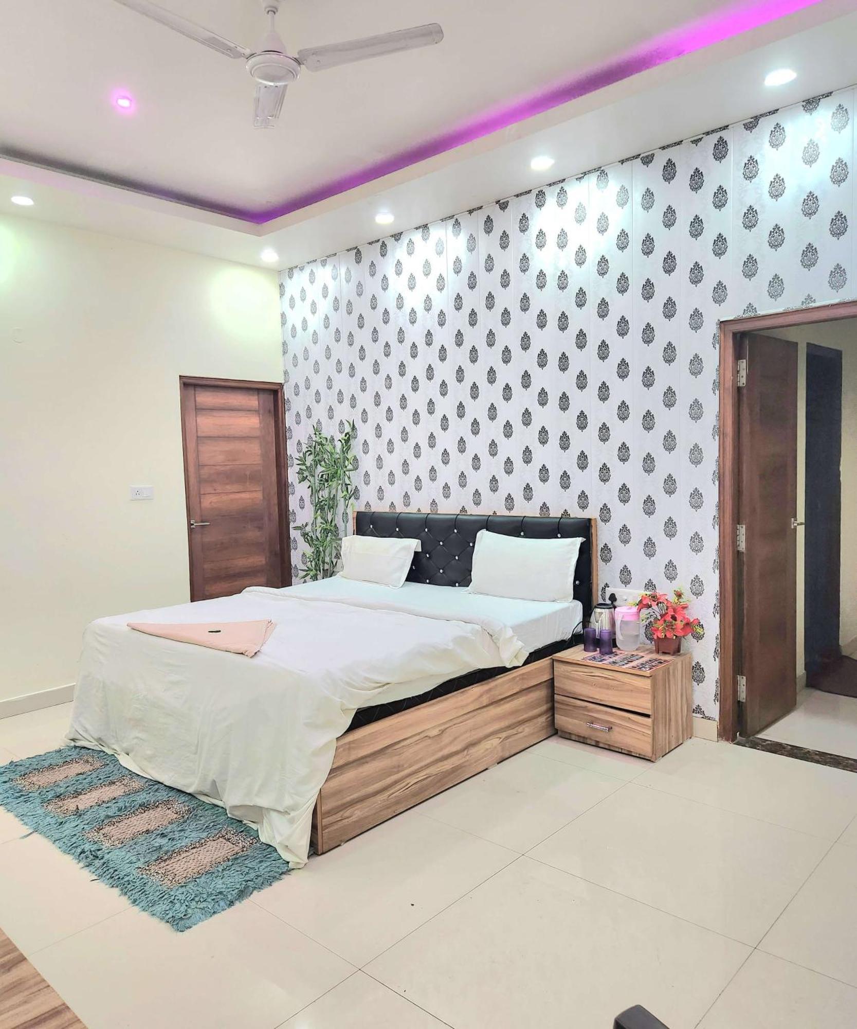 Mauji'S Villa Hotel & Guest House อัลลอฮาบาด ภายนอก รูปภาพ